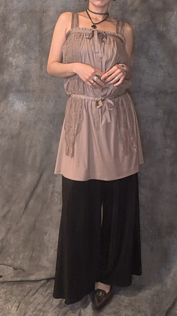 Whisper in Taupe – Anne Valérie Hash