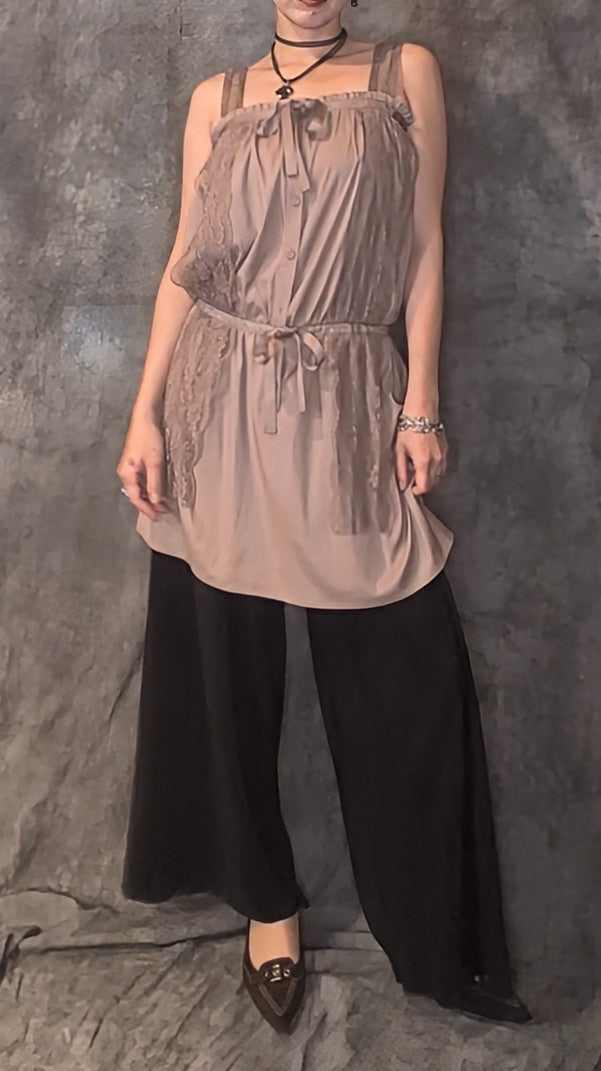 Whisper in Taupe – Anne Valérie Hash